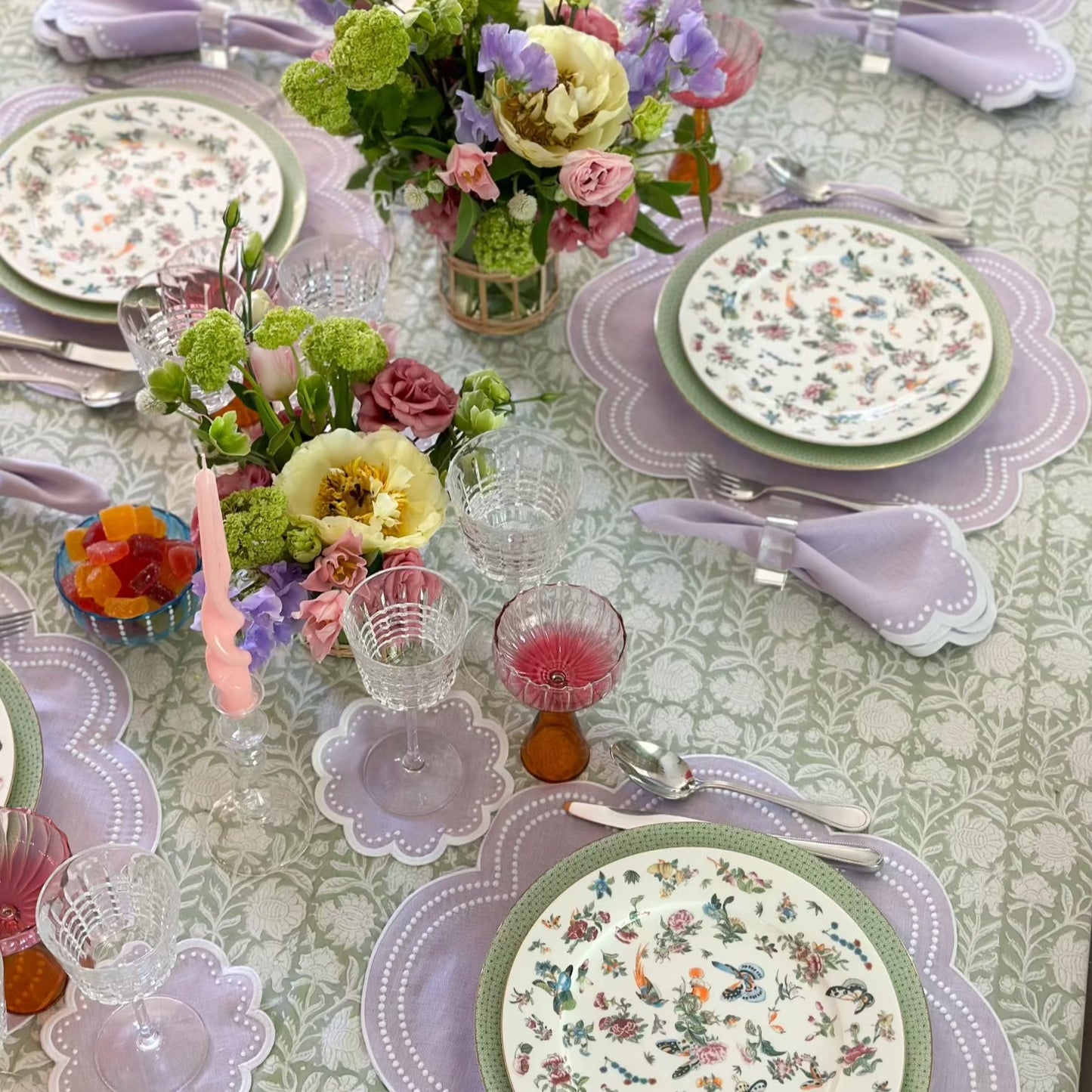 Light green print tablecloth 120 in Round