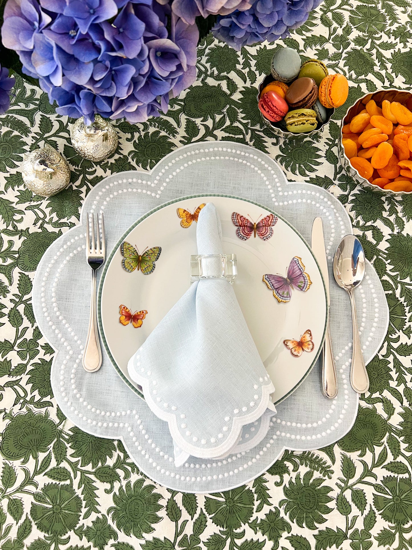 Light blue dots napkin