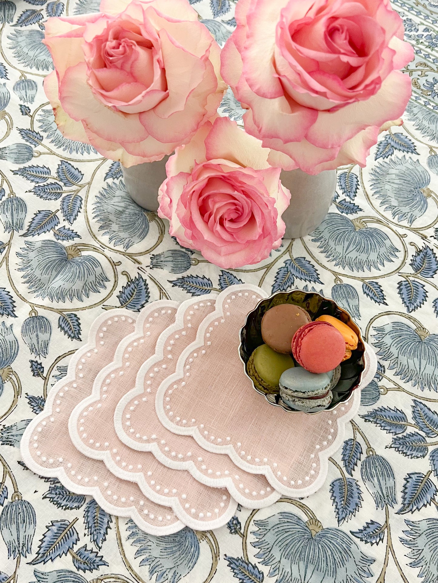 Scalloped cocktail napkins, set of 4