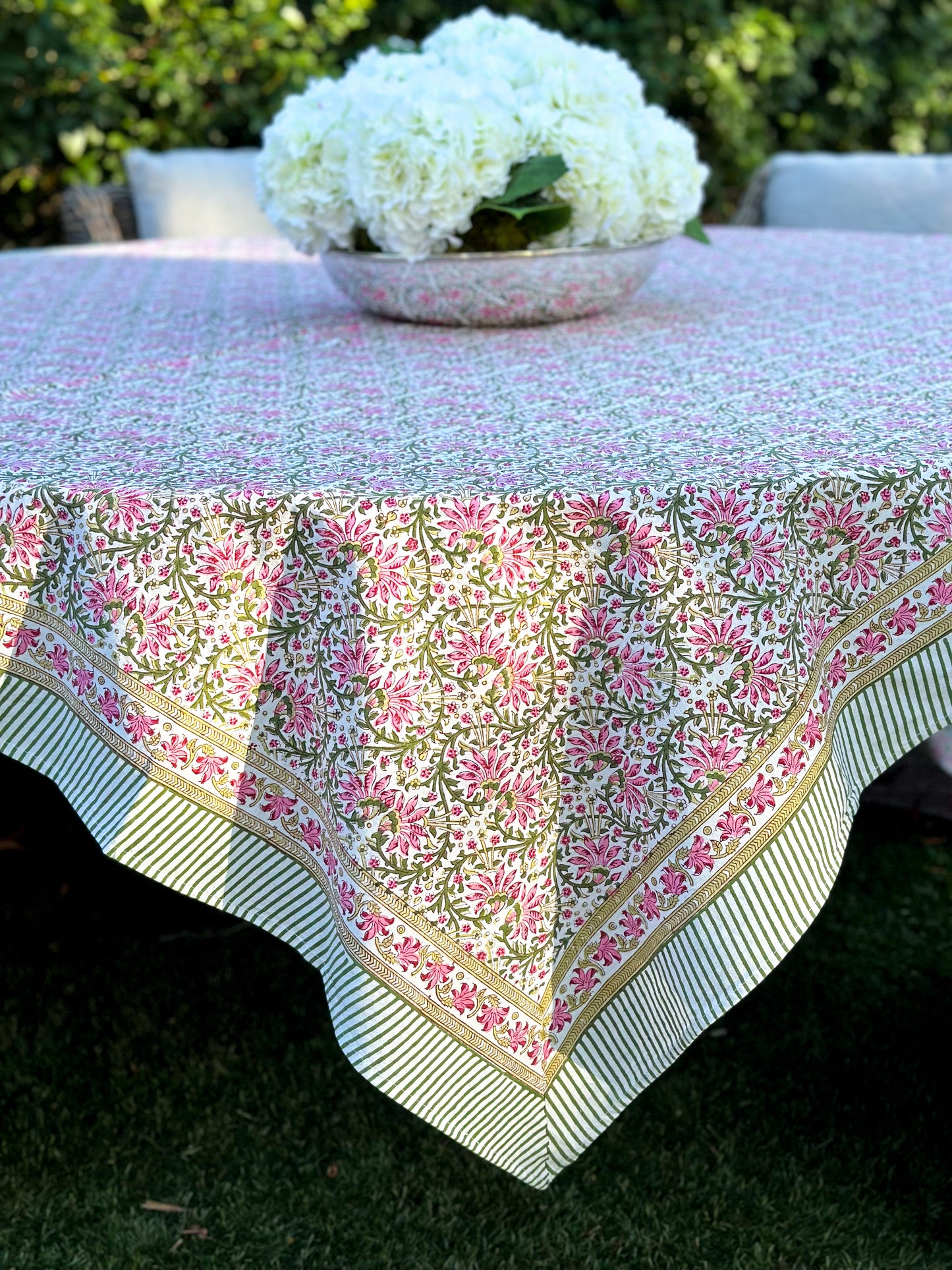 Green pink tablecloth, 120 in round