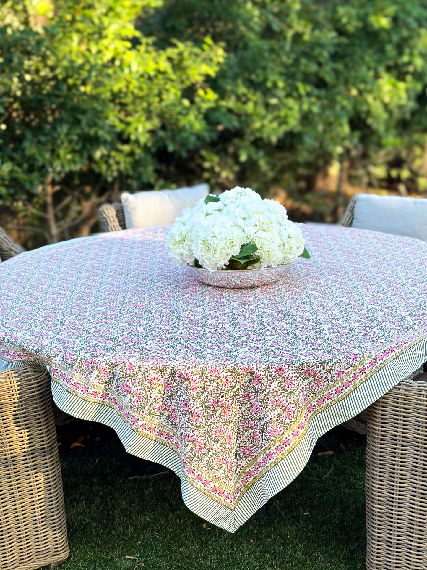 Green pink tablecloth, 120 in round