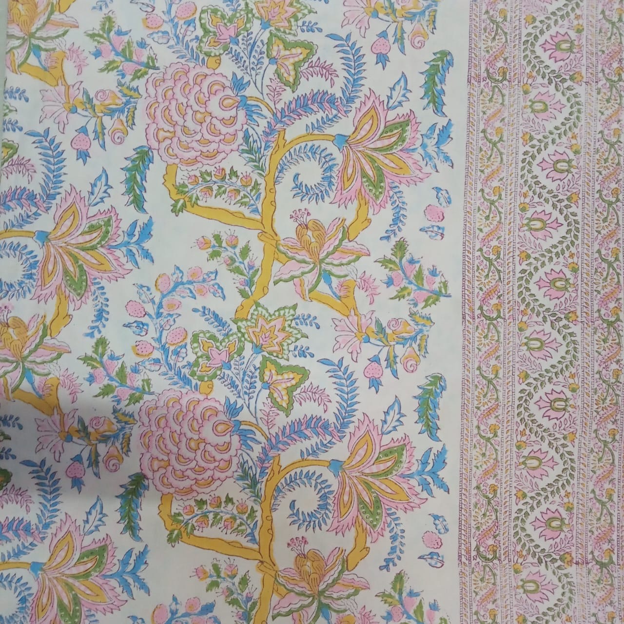 Spring pastels print tablecloth, 120 in round