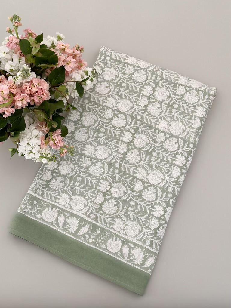 Light green print tablecloth 120 in Round