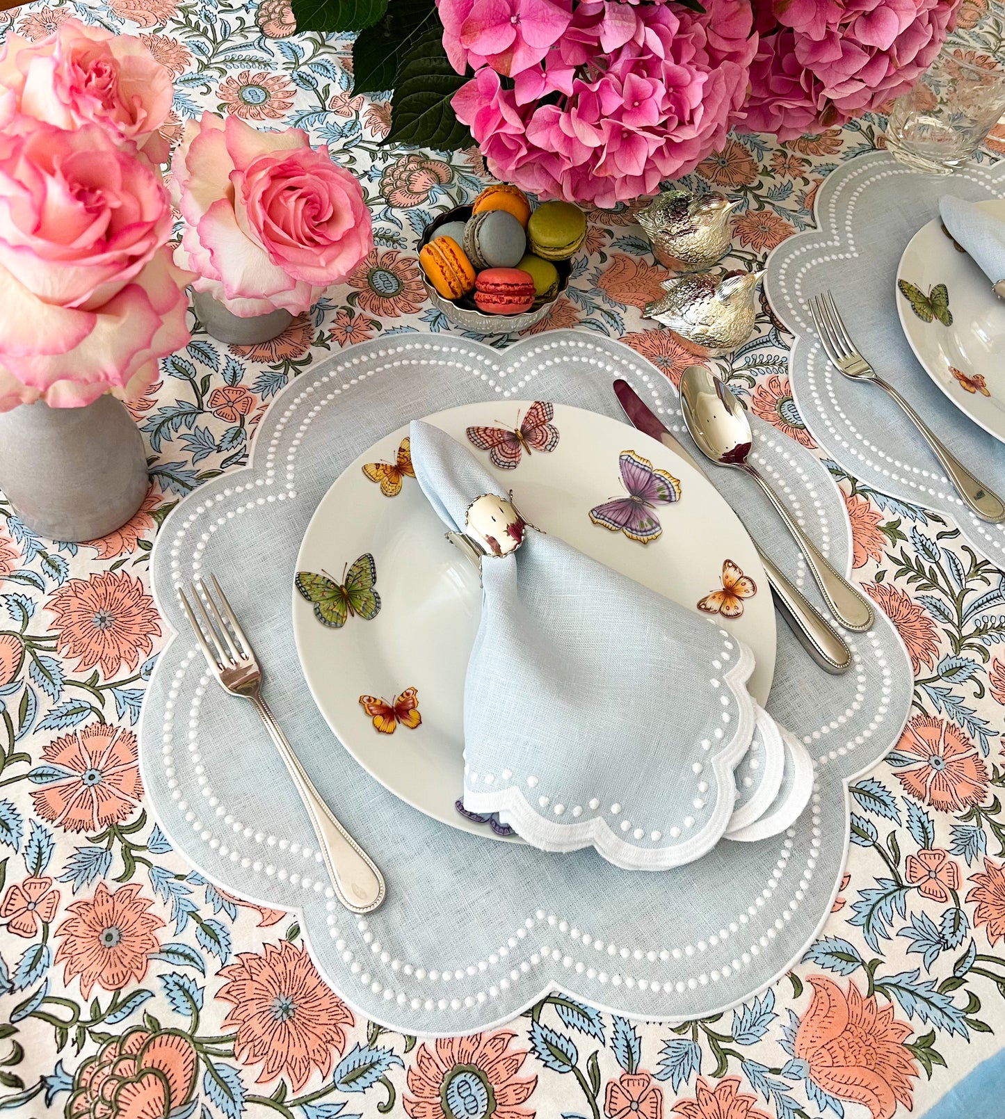 Light blue dots napkin