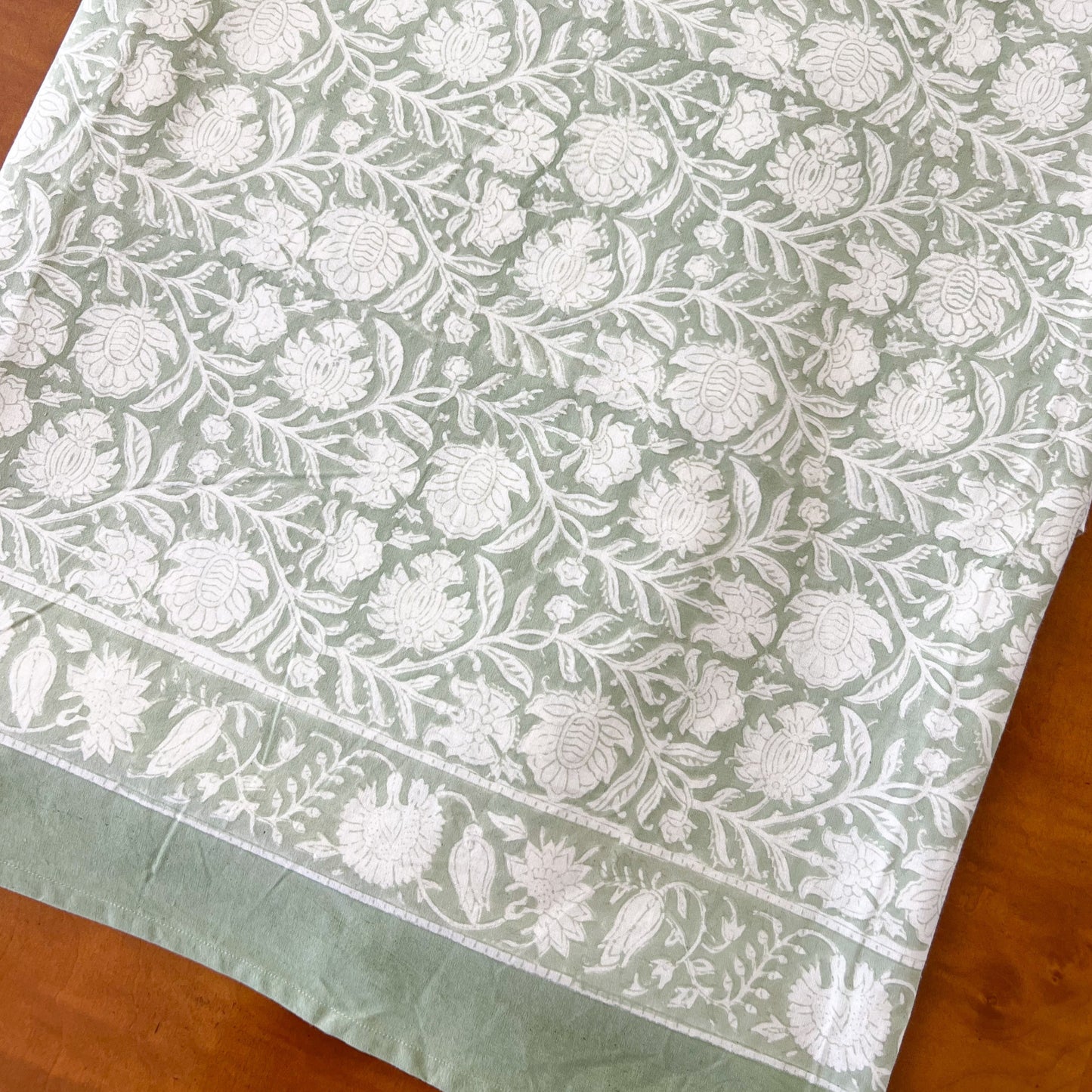 Light green print tablecloth 120 in Round