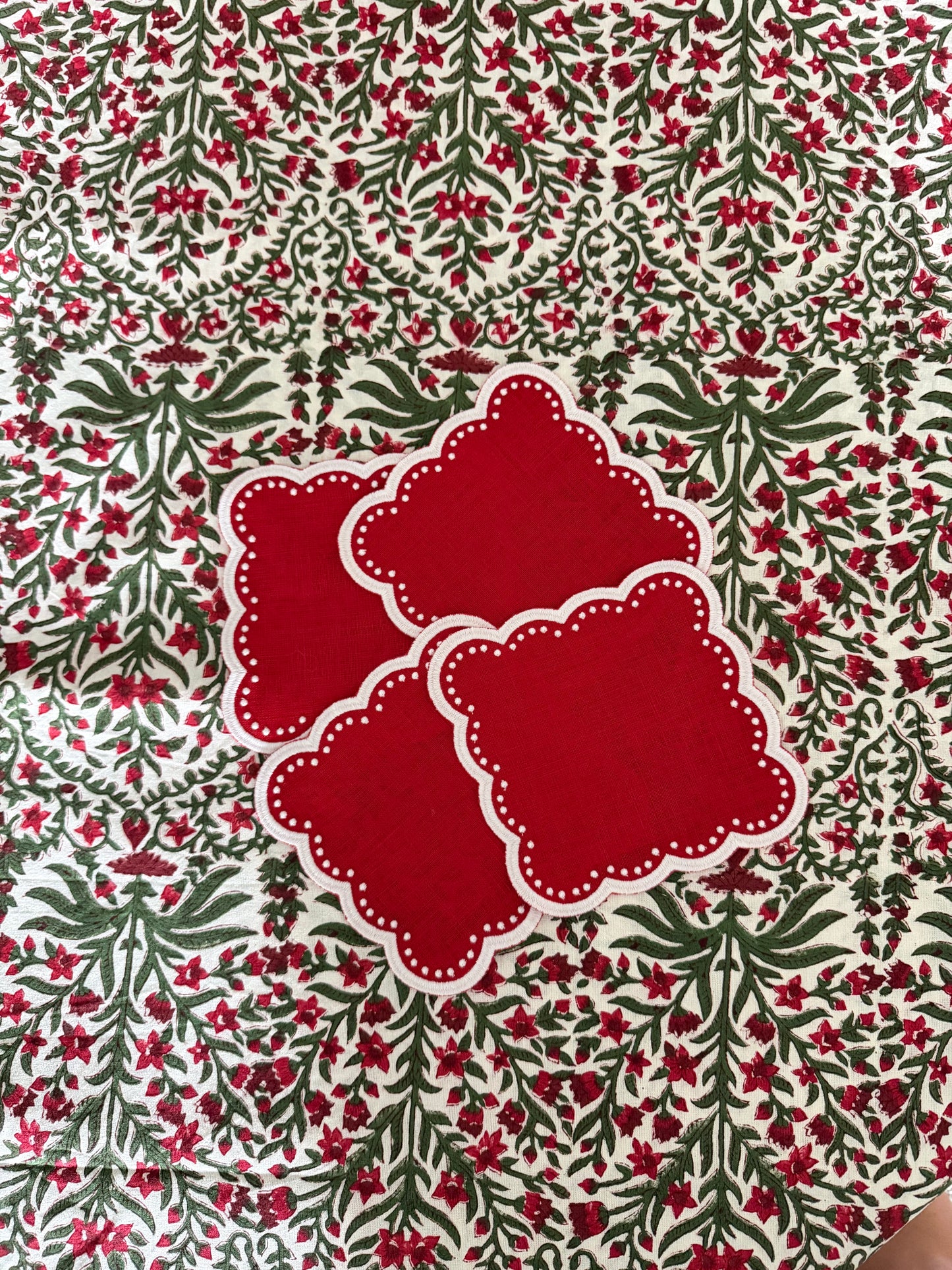 Scalloped cocktail napkins, set of 4