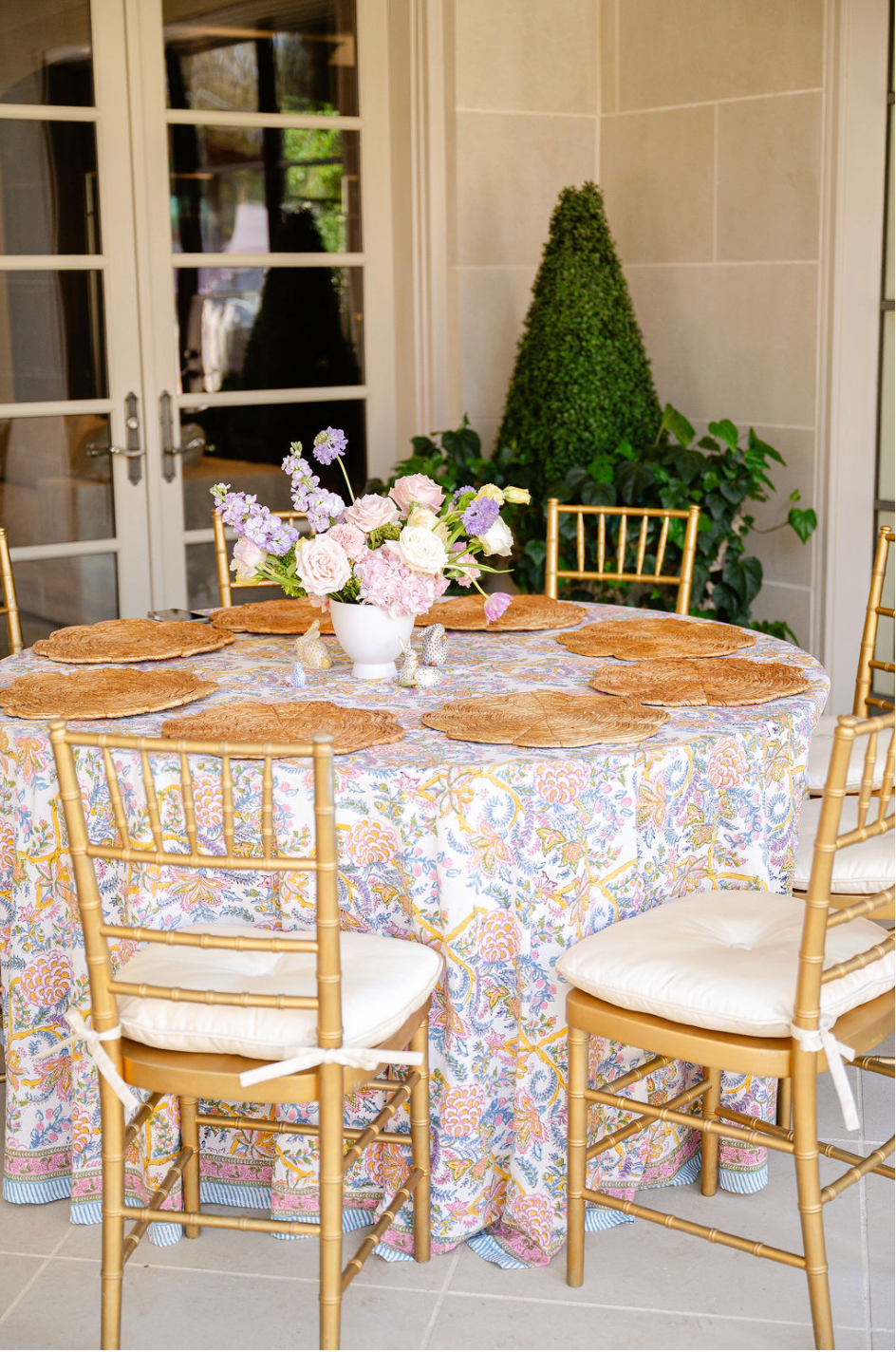 Spring pastels print tablecloth, 120 in round