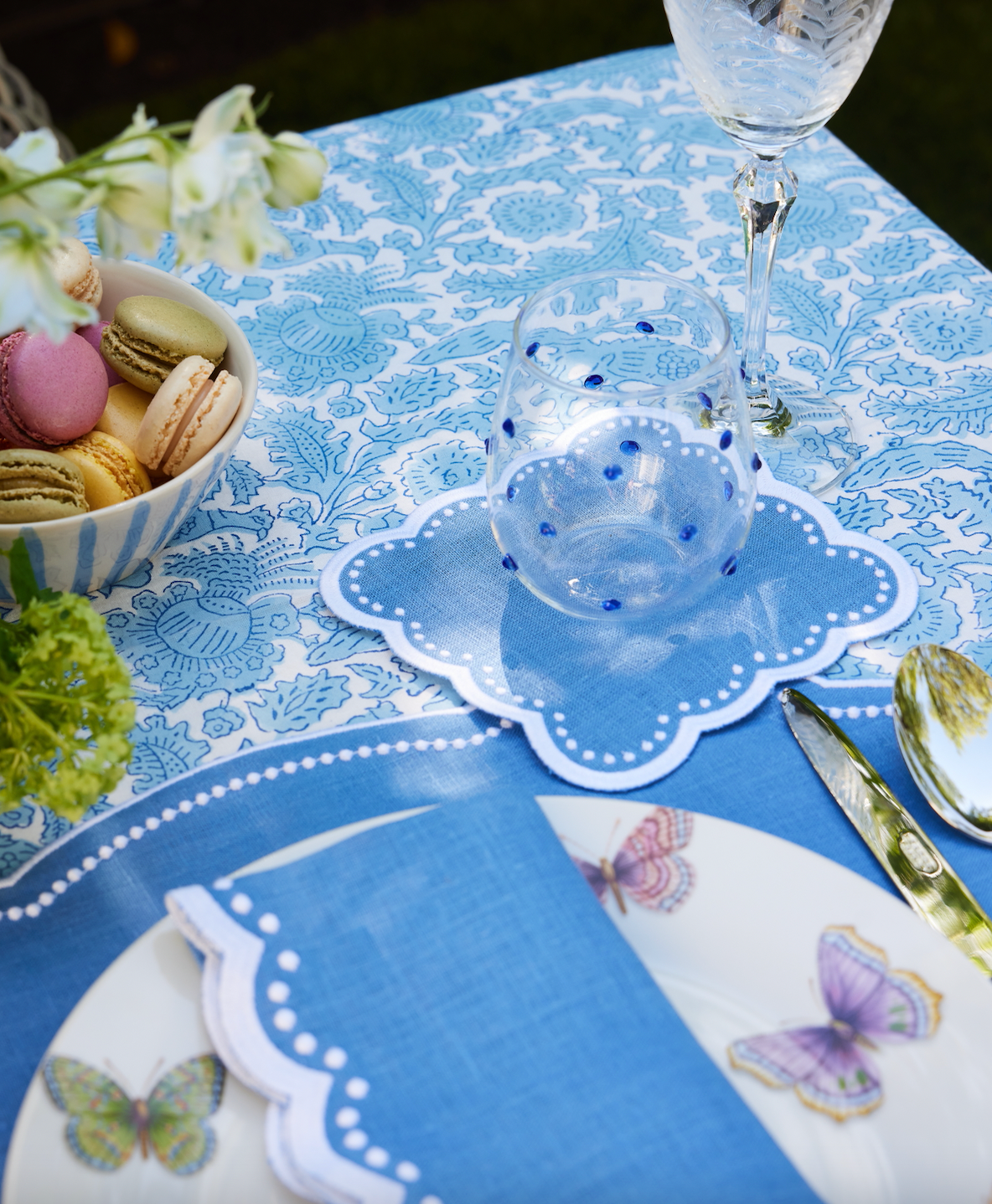 Scalloped cocktail napkins, set of 4