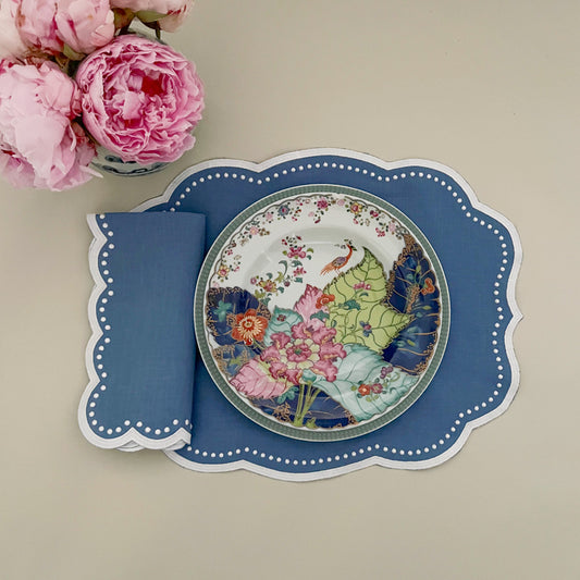 Wide border blue dots placemat