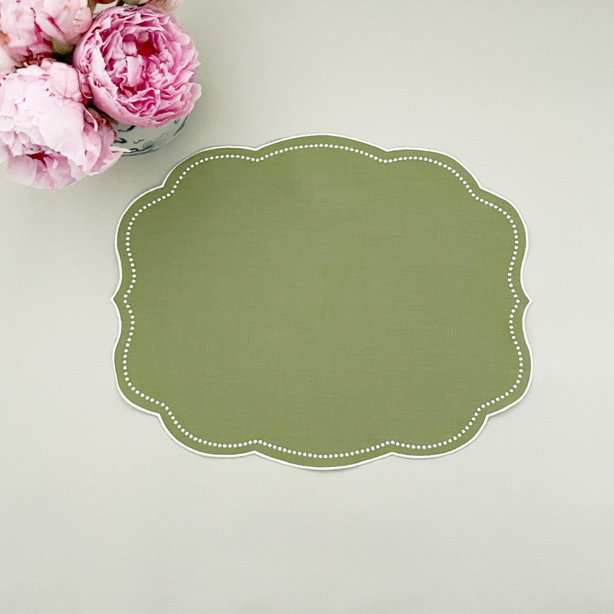 Green dots placemat