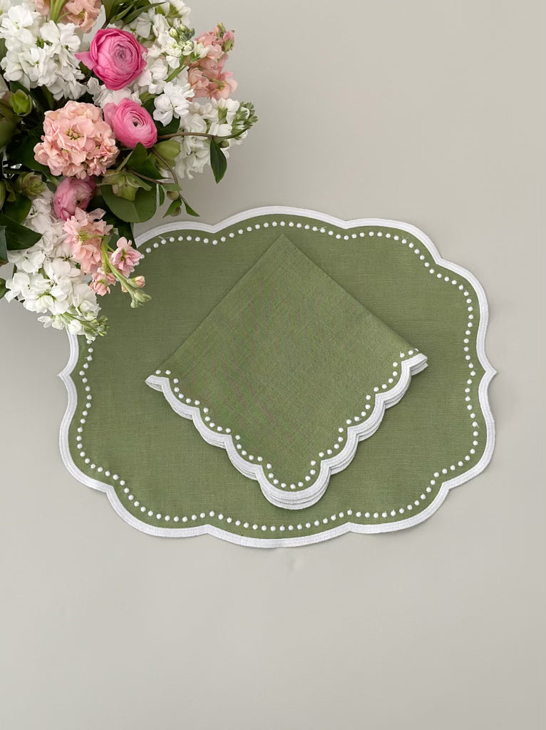 Green dots placemat