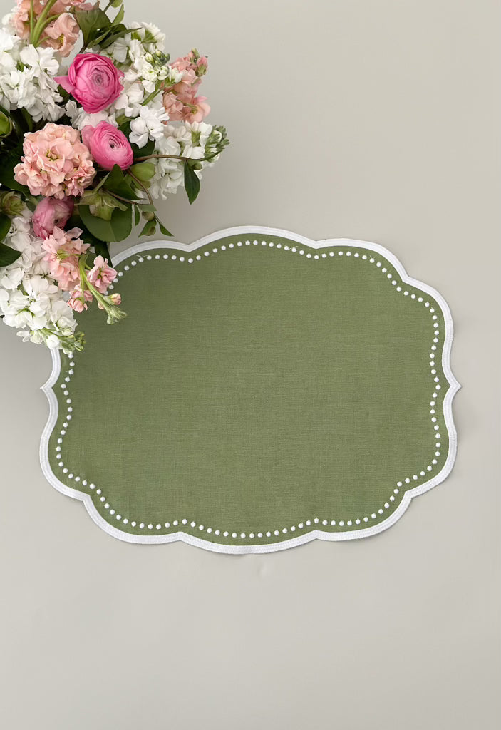 Green dots placemat