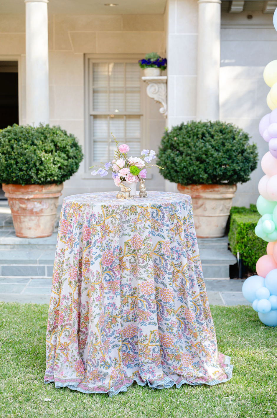 Spring pastels print tablecloth, 120 in round